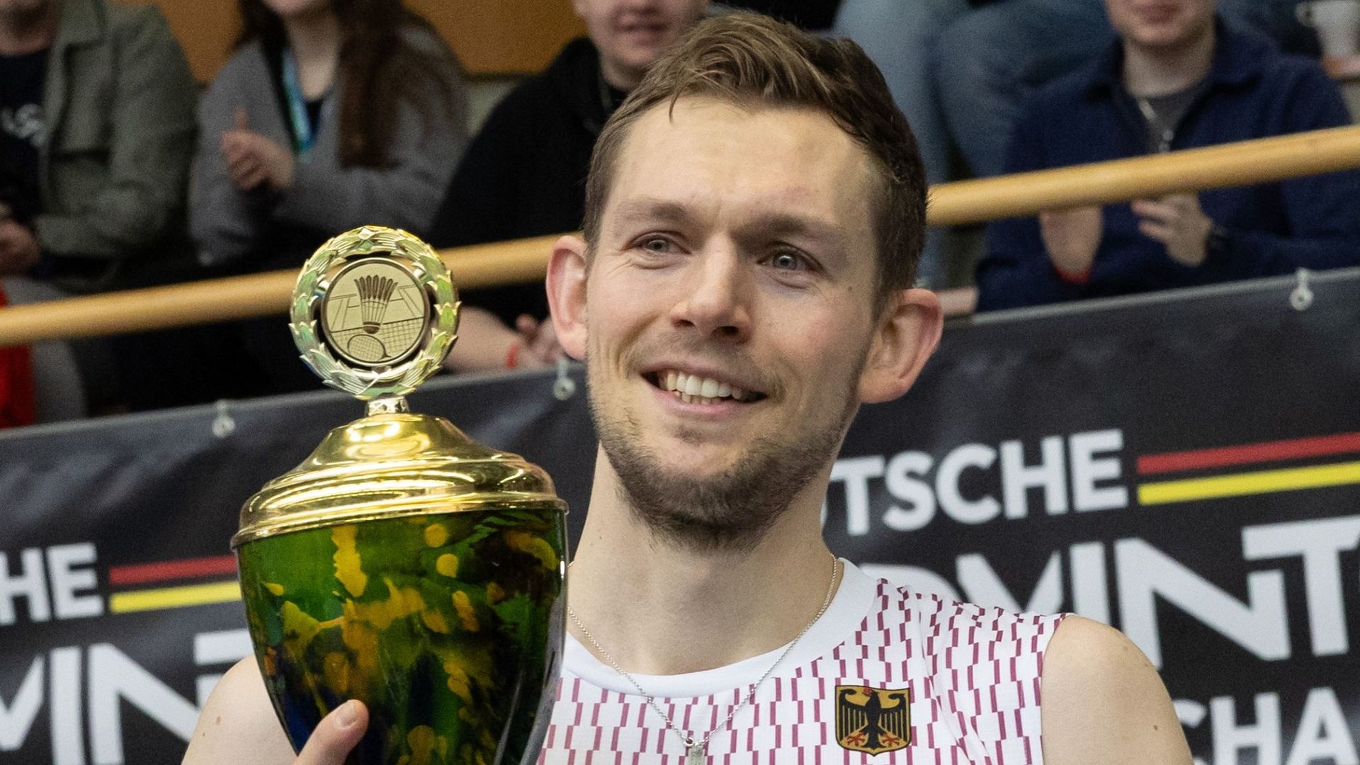 Marvin Seidel erhält Markus-Keck-Gedächtnispokal